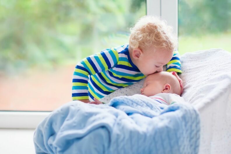 Ein Geschwisterkind ist ein großes Glück, aber wie schafft es die Familie, den unterschiedlichen Bedürfnissen der Kinder gerecht zu werden?
